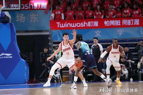 北京pk10计划-太离谱了!2米22中锋0分0助,仅抢了1个篮板,在场上竟然防自己人